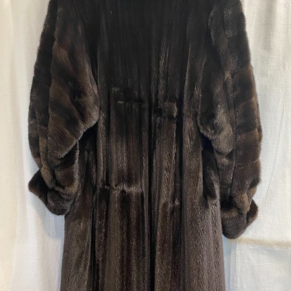 Full-Length Mahogany Mink Fur Coat - Picture 2 of 4